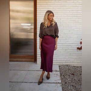 Easy Clothes Burgundy Zina Skirt Size Large